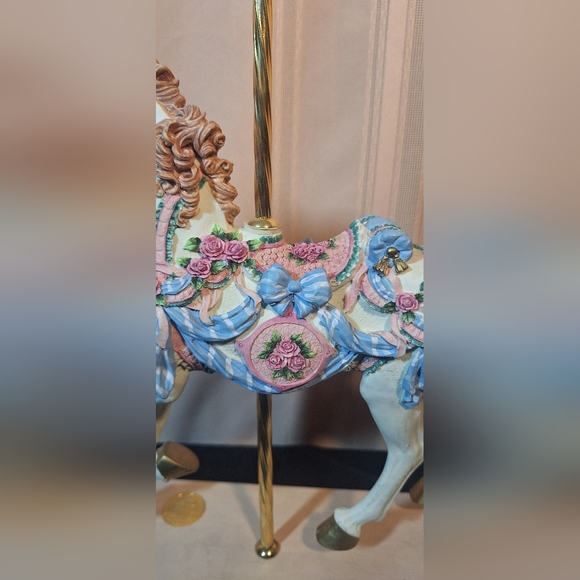 THE SAN FRANCISCO MUSIC COMPANY Elegant Carousel Horse Figurine - Picture 8 of 12